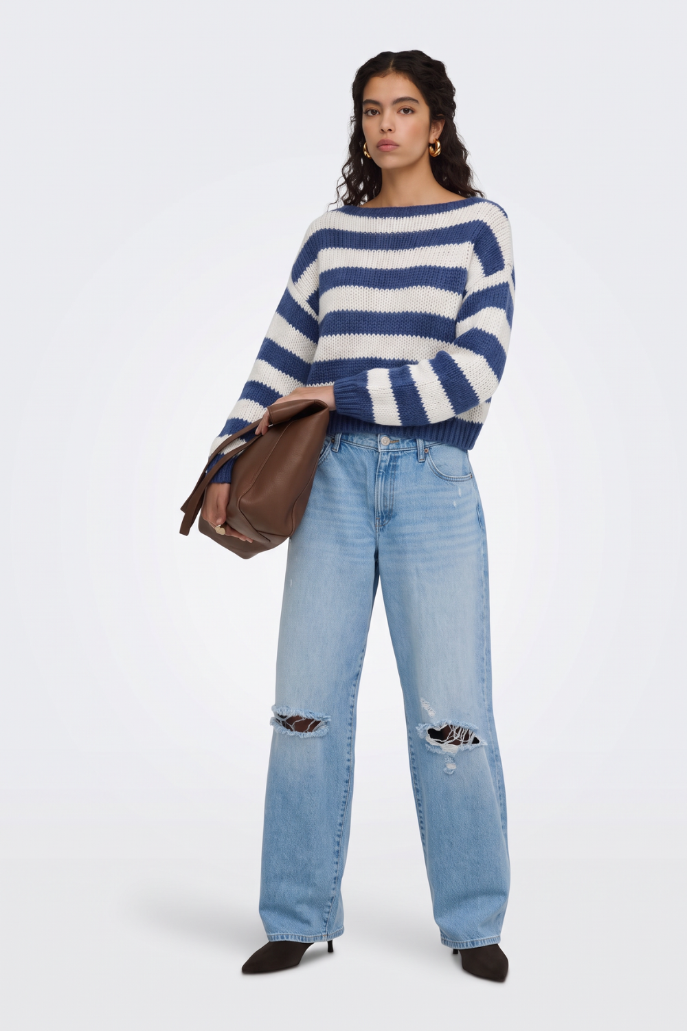 Blue striped cropped jumper with wide-leg jeans, full length