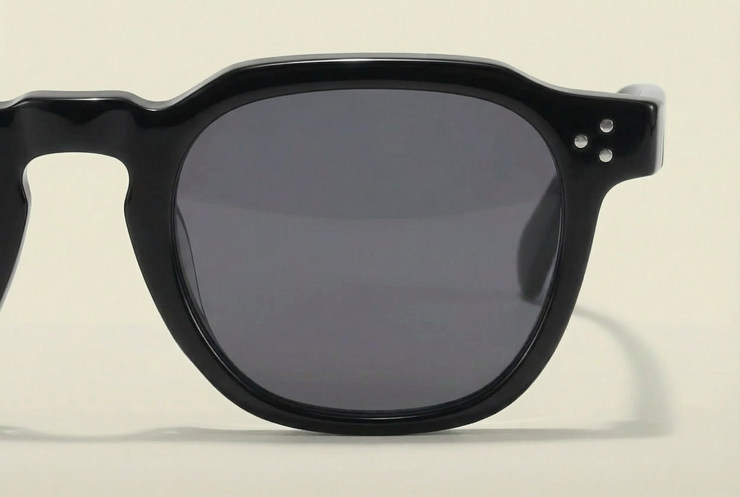 Vision 002 - Black
