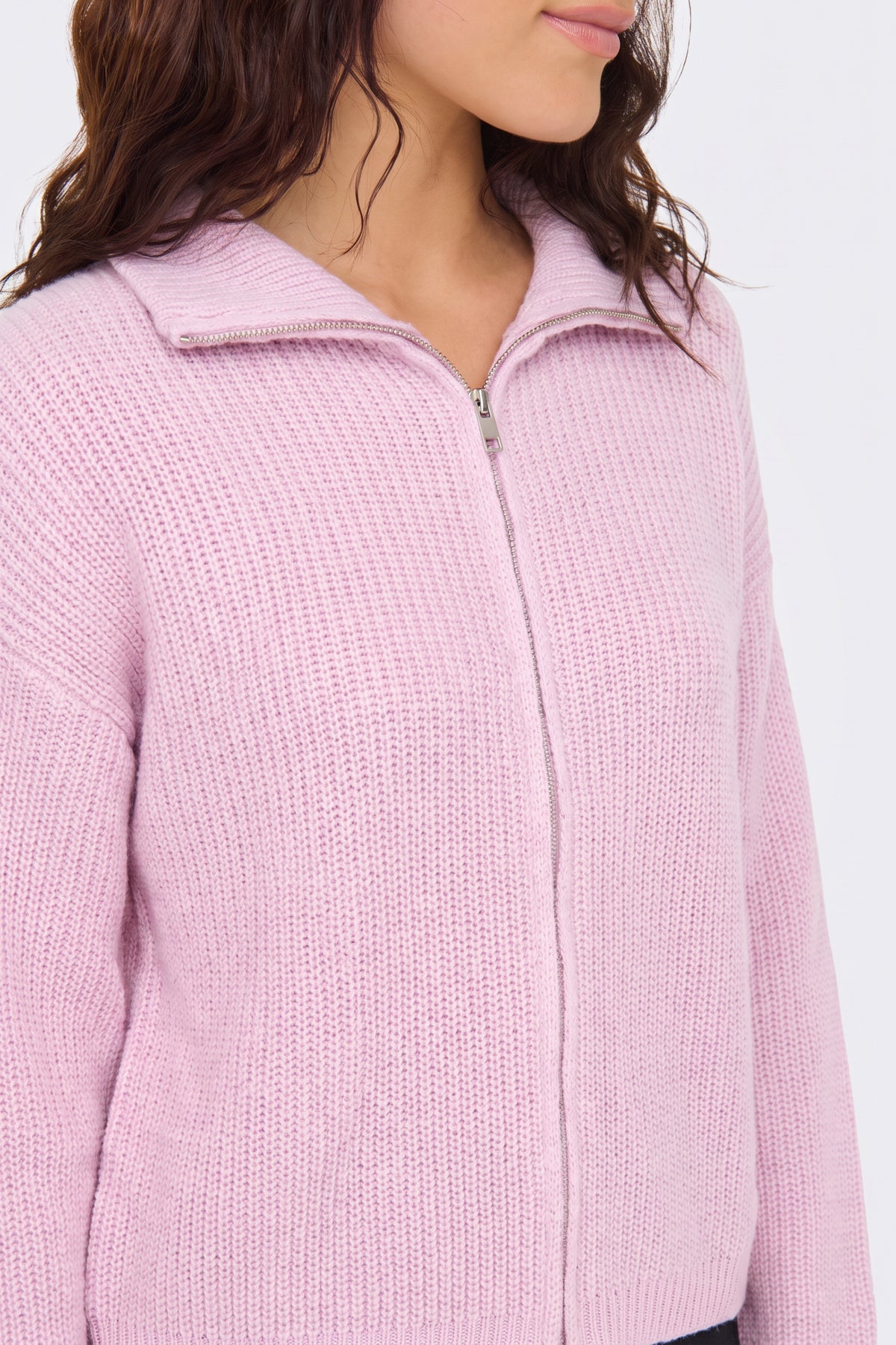 Pink piece collar and fastening detail